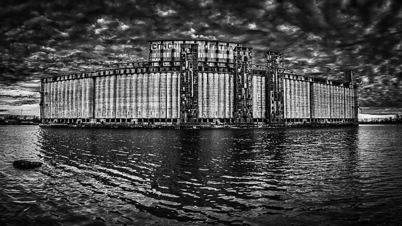 A print of this photo is available here
